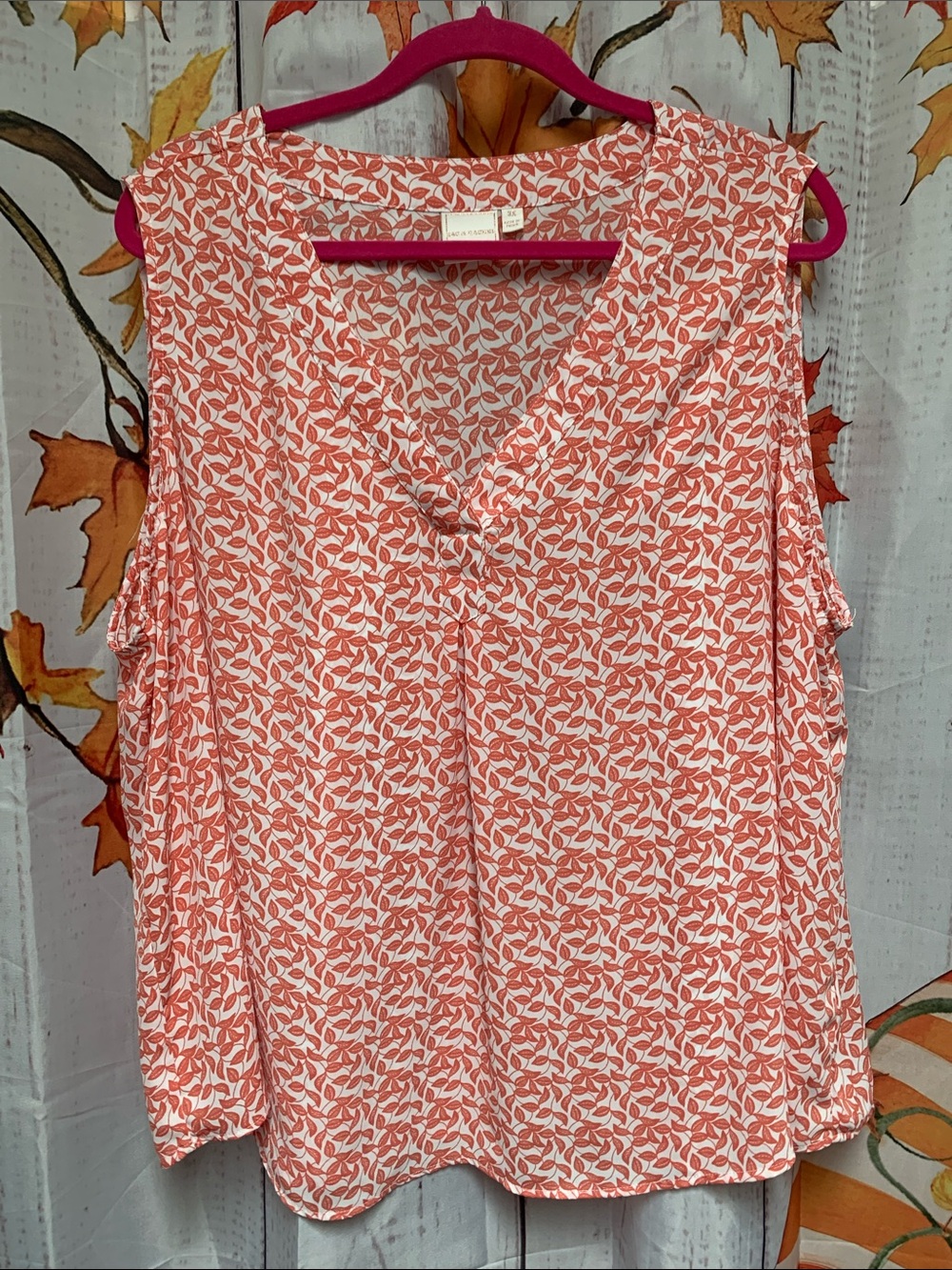Zac & Rachel Coral and White Leaf-Print Sleeveless V-Neck Camisole